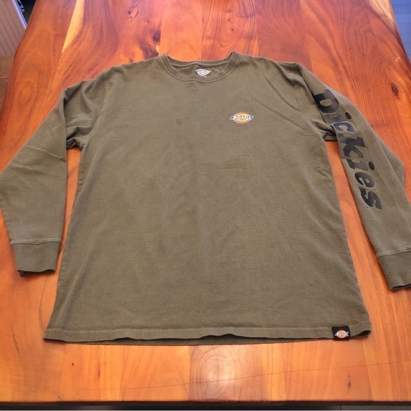 Dickies Men’s Khaki Long Sleeve T shirt
Tee With Logo on the Front. Medium - Picture 5 of 15